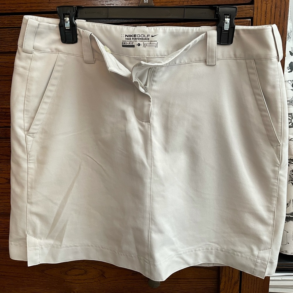 Nike golf athletic skort in khaki